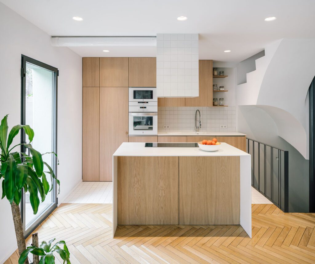 6HOUSE